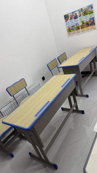 Парта со стульями