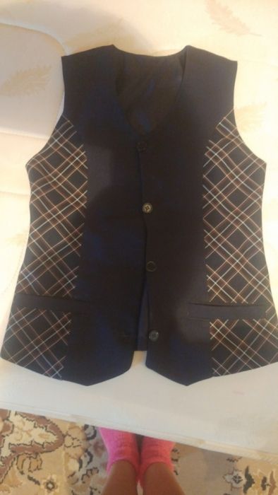 Продам школьную форму. Жилет