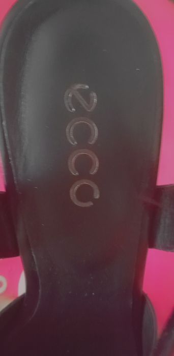 Коренные босоножки от бренда ecco