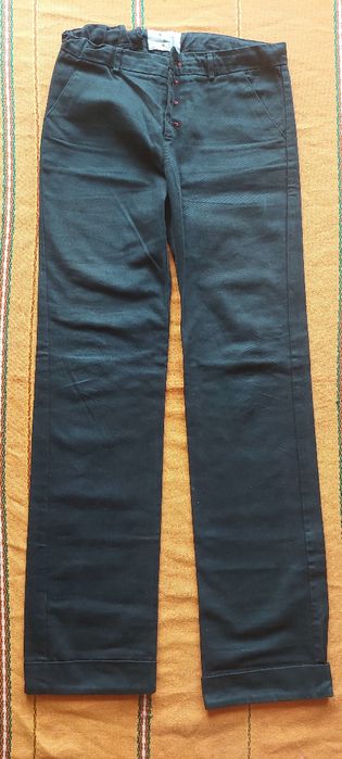 Мъжка бяла риза и два черни панталони