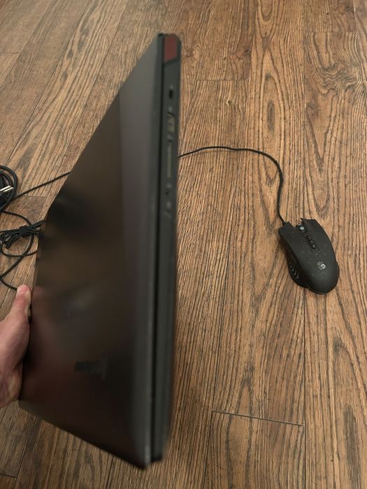 Игровой ноутбук LENOVO