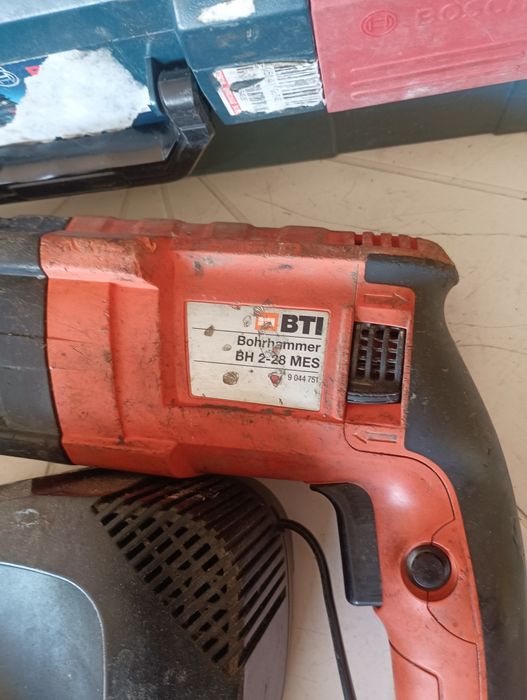 Bosch перфоратор, зарядно, куфар