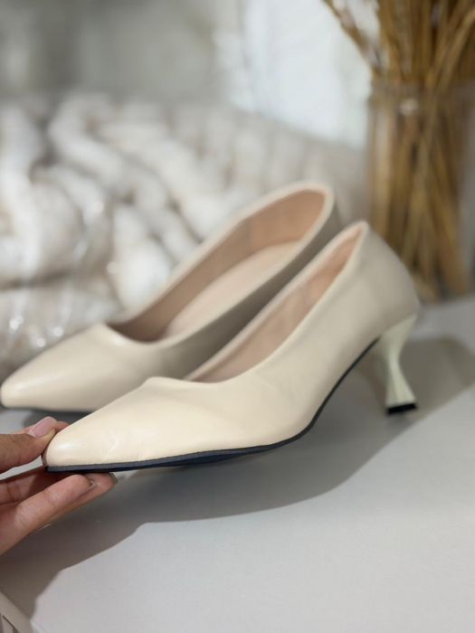 Продам туфли нежные 39рр