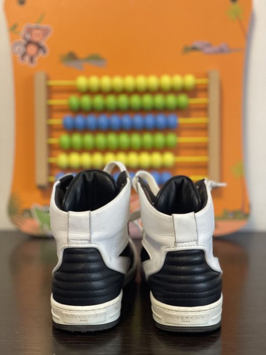 Кецове Givenchy