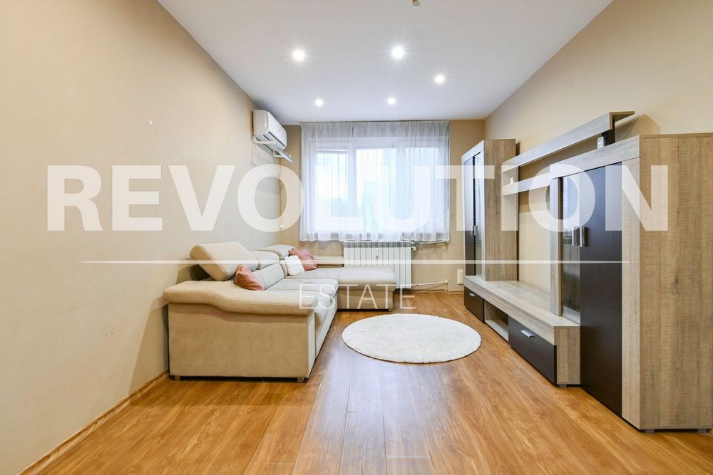 Продава се Тристаен апартамент в София, Фондови жилища - 61 кв.м за 1522 €/кв.м - Снимка #1