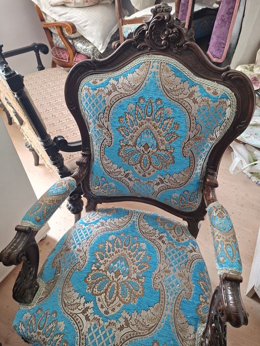 Vând mobila vintage