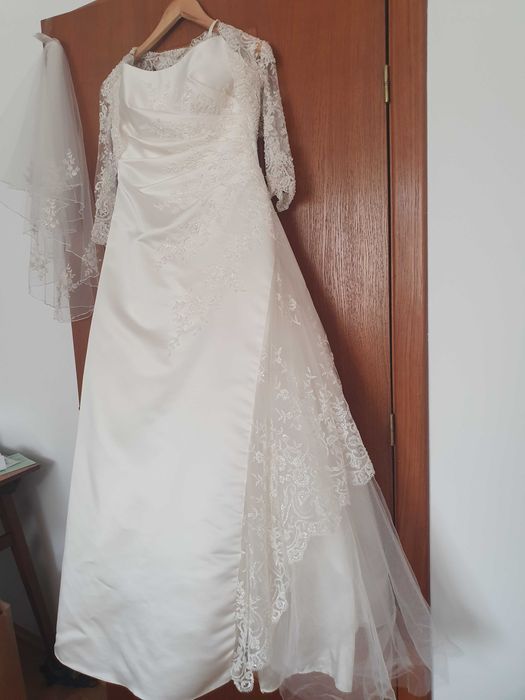 Vand rochie de mireasa