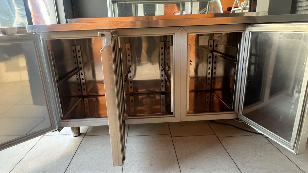 Хладилна витрина и работен плот 188см -2+8