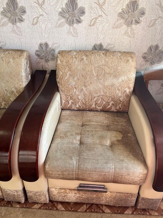 Срочно сатылады,  продается диван и два кресла.