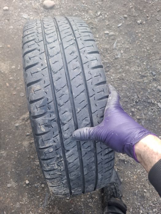 Vand roata rezerva R 15 ford tranzit are anvelopa 195 70 15 C michelin