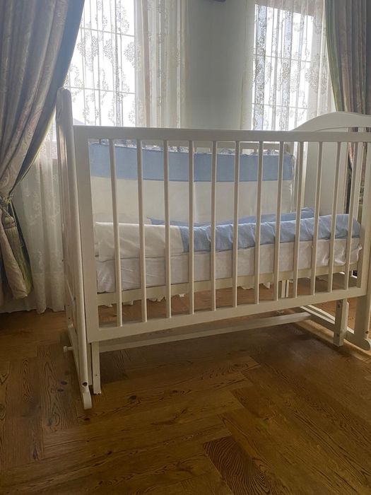 Кровать детская деревянная