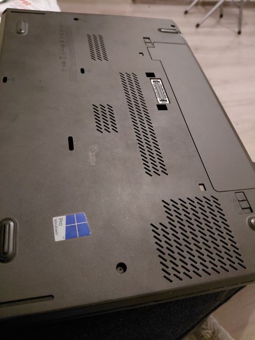 Vând laptop Lenovo defect