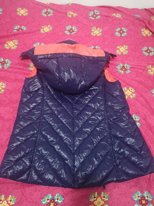 Vesta TEK GEAR, din S.U.A , marimea M, NOUA