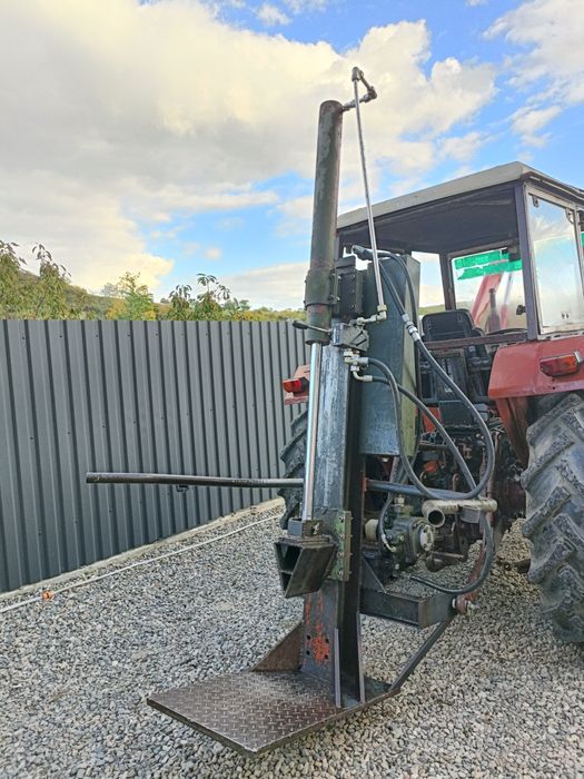 Crepător despicător lemne electric benzină tractor