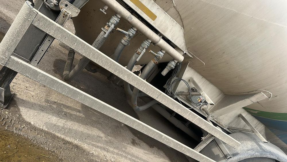 Semiremorca Feldbinder- Cimentruc