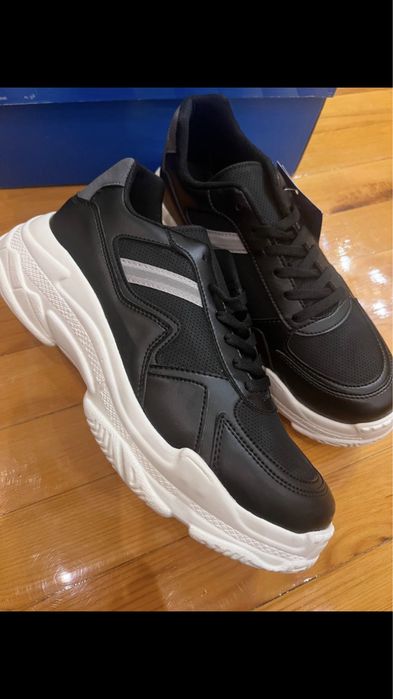 Кроссовки ,тапички