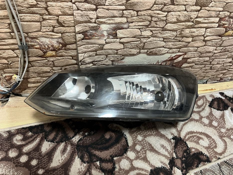 Поло передние фары