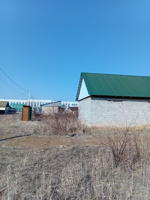 Үй сатылады 8 сотық