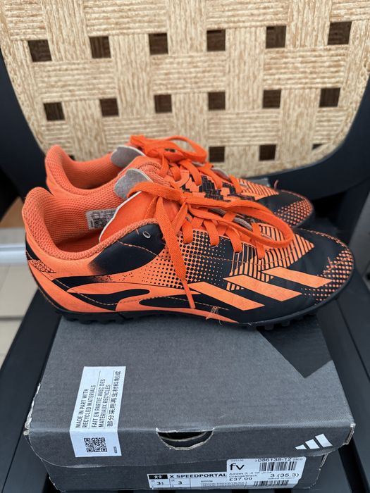 Продавам футболни обувки Адидас - номер 35 1/2