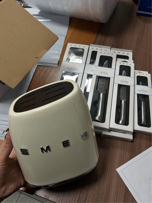 Smeg набор ножей бежевый