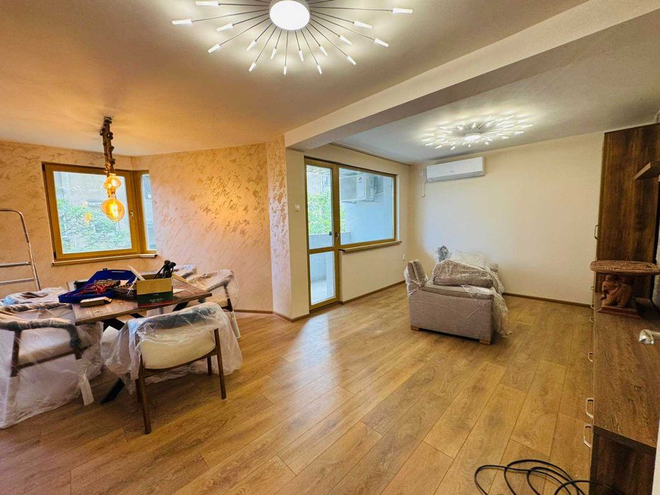 Продава се Тристаен апартамент в Бургас, Лазур - 120 кв.м за 2334 €/кв.м - Снимка #1