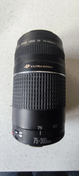 Aparat foto dslr Canon eos 1000d