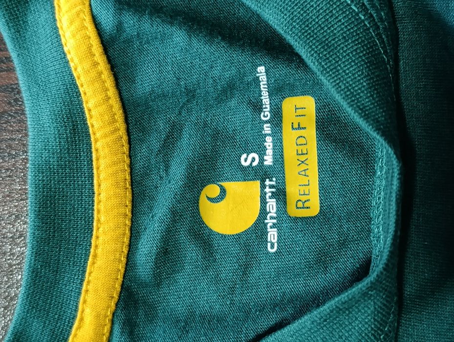 Продавам тениска Carhartt в много добро състояние – 8/10.
Цвят: тъмноз