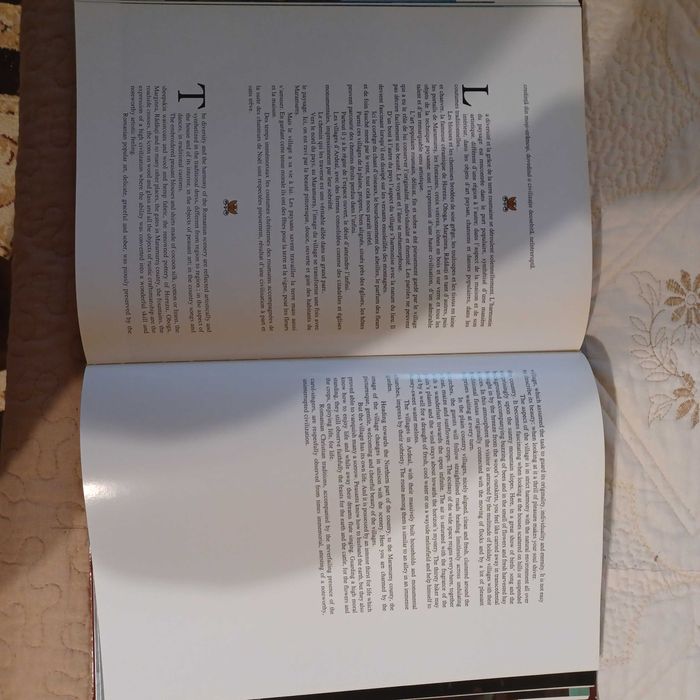 Album România în română, engleză, franceză