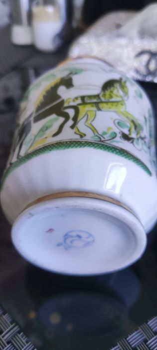 Чинни ваза буюми.