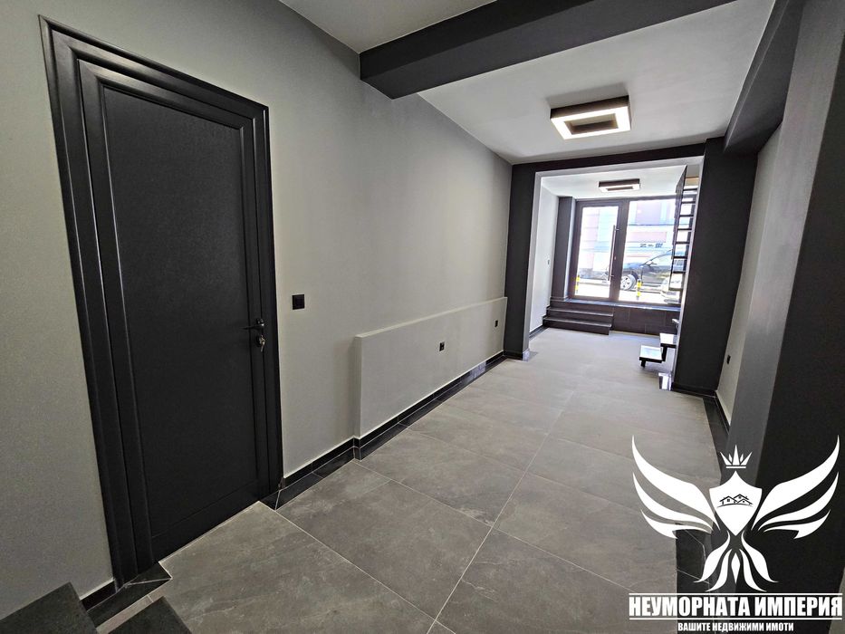 Продавам ново помещение, офис, студио, магазин 100кв. Пловдив център