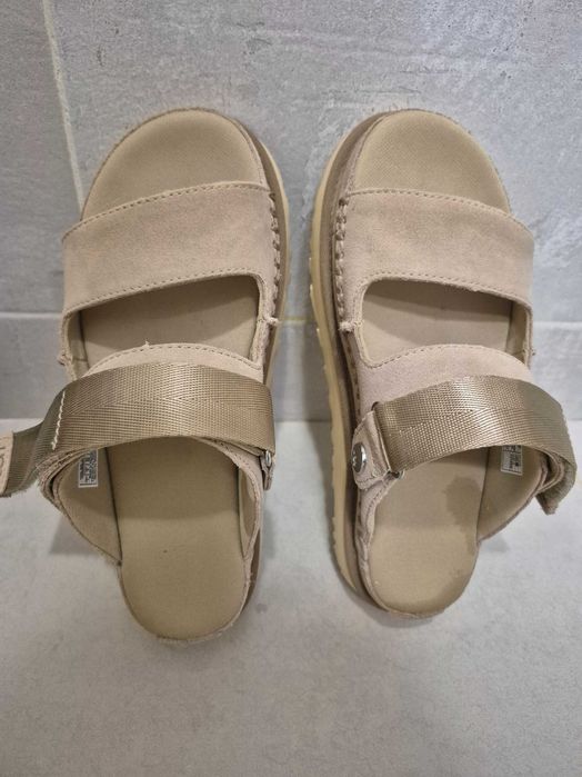 Дамски чехли UGG
