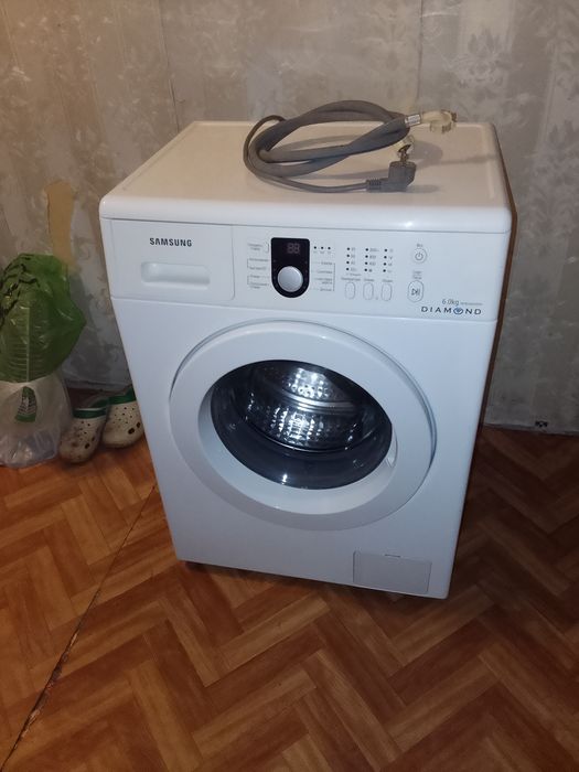 Срочно продаётся машинка САМСУНГ.