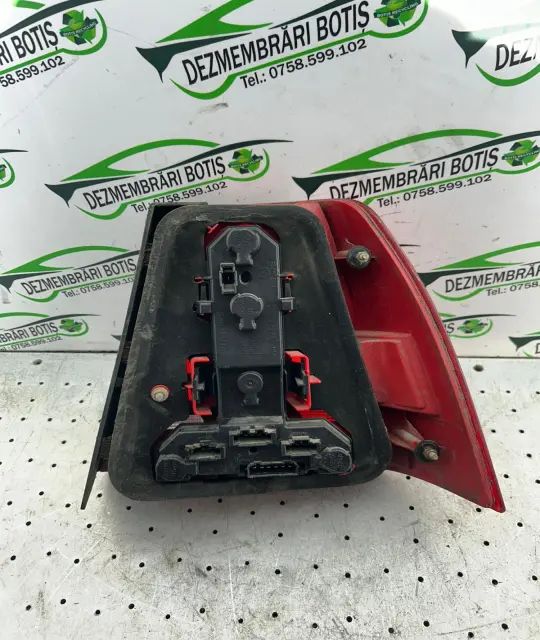 Lampa / Tripla stop stanga pe aripa 1J5945257 1J5945257 Volkswagen VW