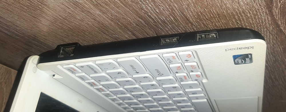 Нетбук Lenovo S100