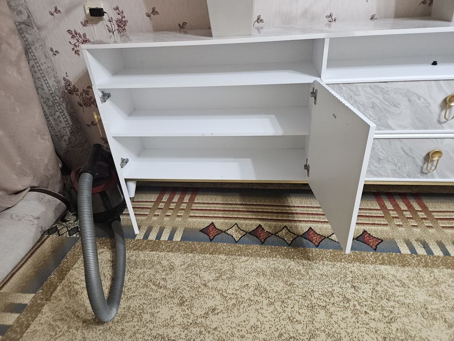 Продам консоль под телевизор