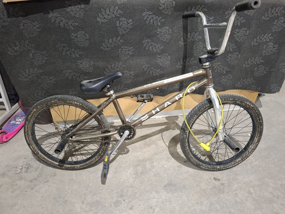 трюковой велосипед BMX Haro Shredder Pro 20.