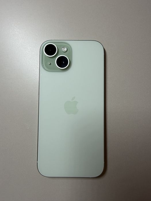 Продаю срочно iPhone 15 128гб