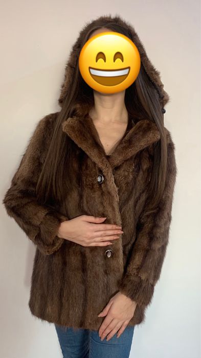 Geacă din blană naturală cu glugă  (nu cunosc animalul)