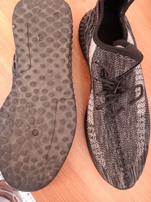 Продам кроссовки мужские недорого