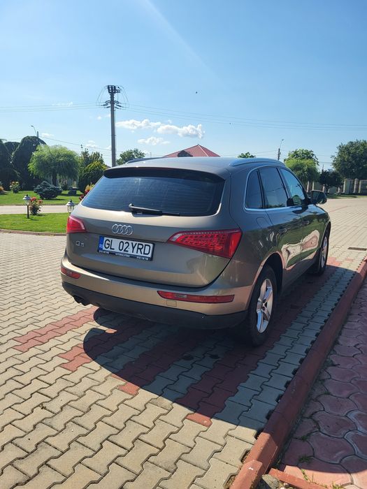Vând Audi Q5 an 2009