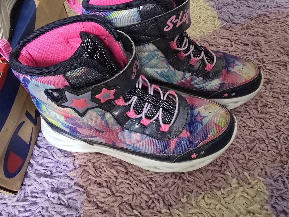 Ghete Skechers 35.5-36