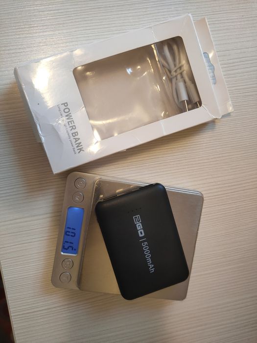 Power bank ultraușor.Doar 100 Grame.Trimit in tara!
