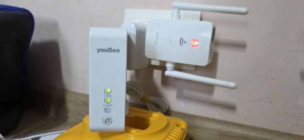 1.Repetitor Wi-Fi YouSee MeshRouter Wi-Fi   2.Victure WE300