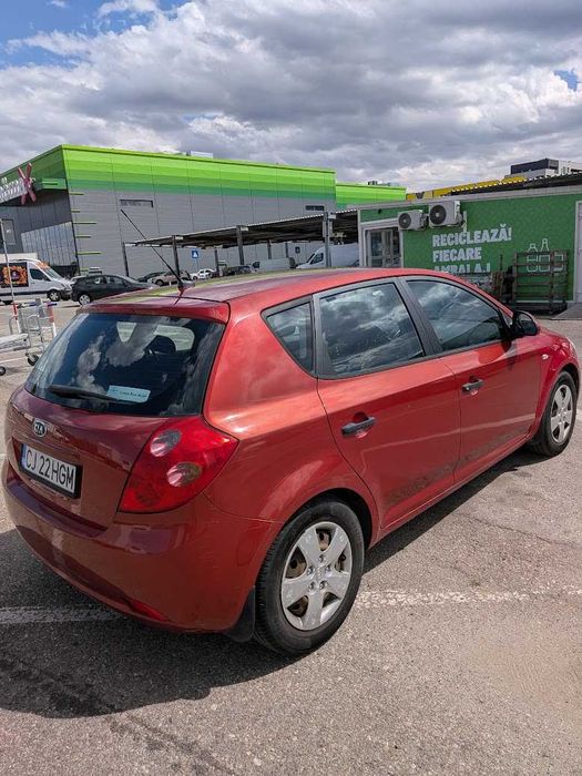 Kia Cee'd 1.4 Benzină 107 CP | 2008 | 200.000 km | ITP 2027