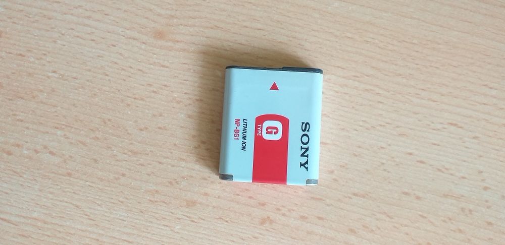 acumulator reîncărcabil litiu-ion Sony NP-BG1 de tip G.