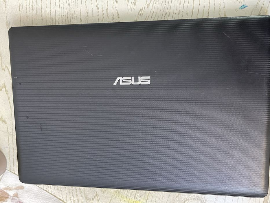 Ноутбук продам срочно