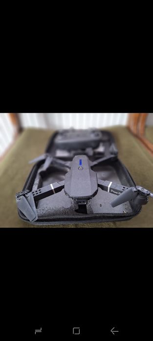 Vând dronă cu cameră