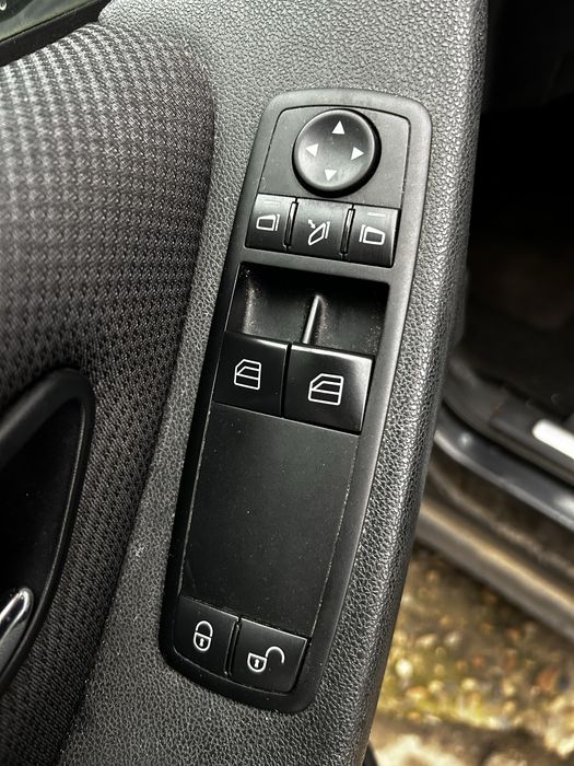 Vand Mercedes A 200 an 2012