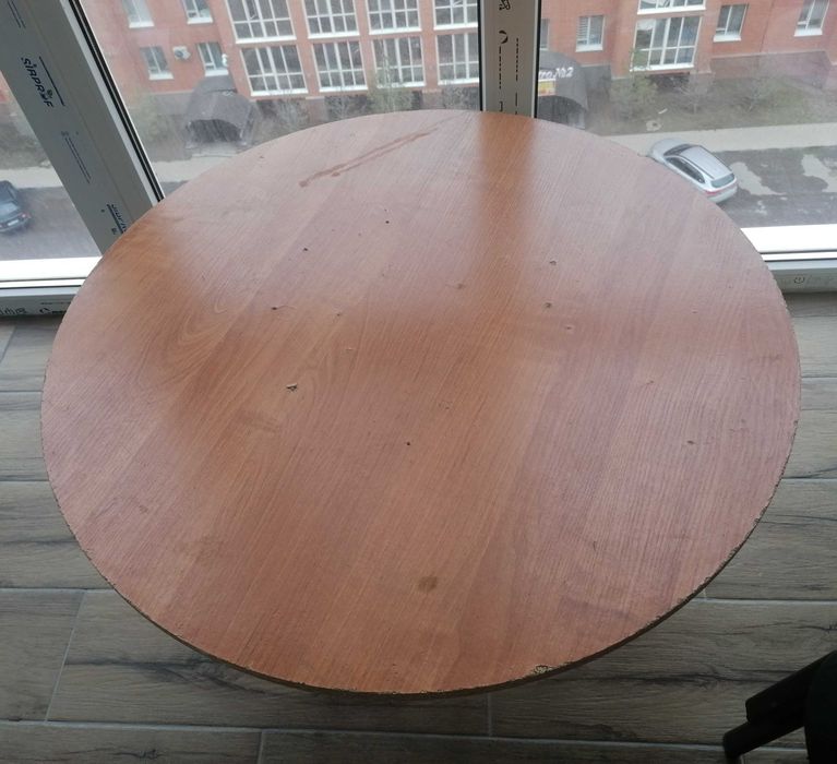 Стол круглый журнальный