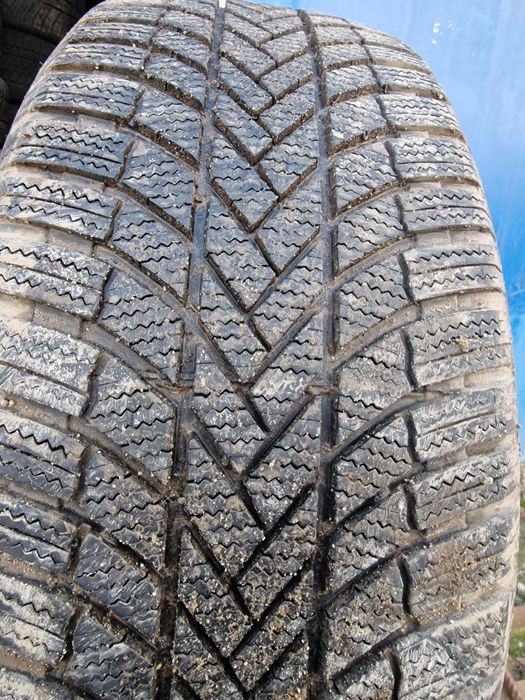 Anvelopă 255/45R20 marca Bridgestone, DOT 2023,6.5 mm